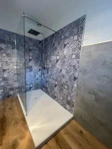 Rénovation complète d'une salle de bain sur la teste de buch