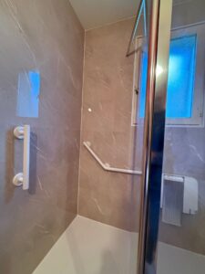Pose d’une douche sécurisée sur Pessac lafargue